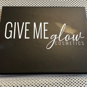 New Self-made palette including 10 Give Me Glow Cosmetics Shadows